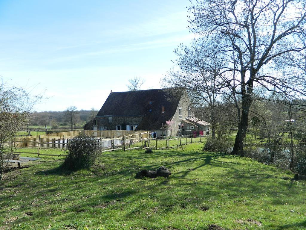 Meubles De Tourisme La Reserve Saint-Pierre-les-Bois Exterior foto